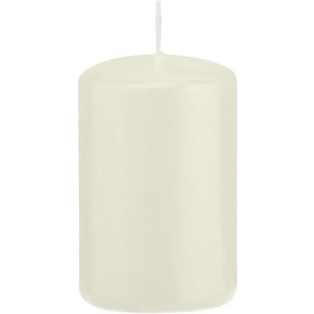 1x Ivory white cylinder candle 5 x 8 cm 18 hours